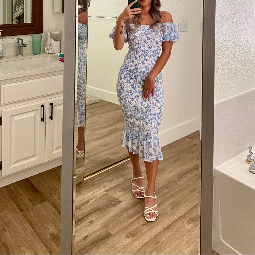 Hello Molly Midi Blue Floral Dress
